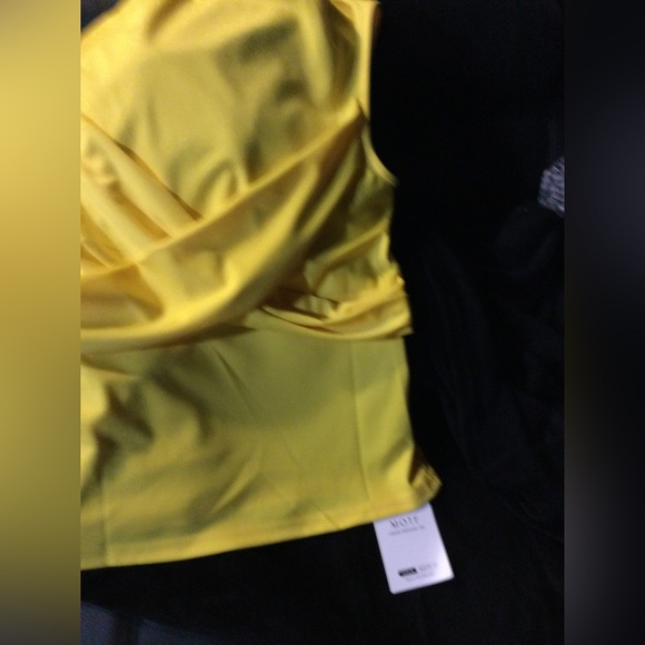 SHEIN. NWT Chic yellow sleeveless top size M - Picture 4 of 4